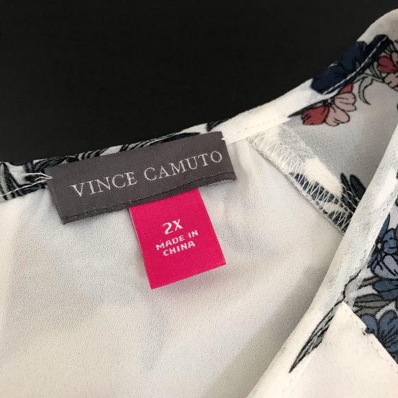 Vince Camuto Floral Flutter Sleeve Blouse | White Lined Top | Blue Red Flowers - Picture 13 of 16